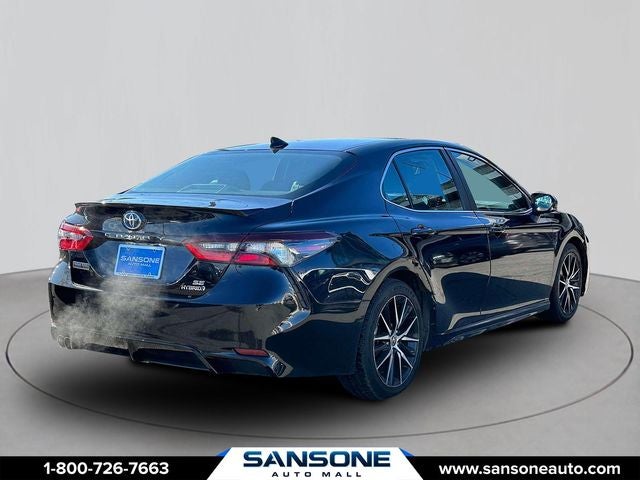 2022 Toyota Camry Hybrid SE