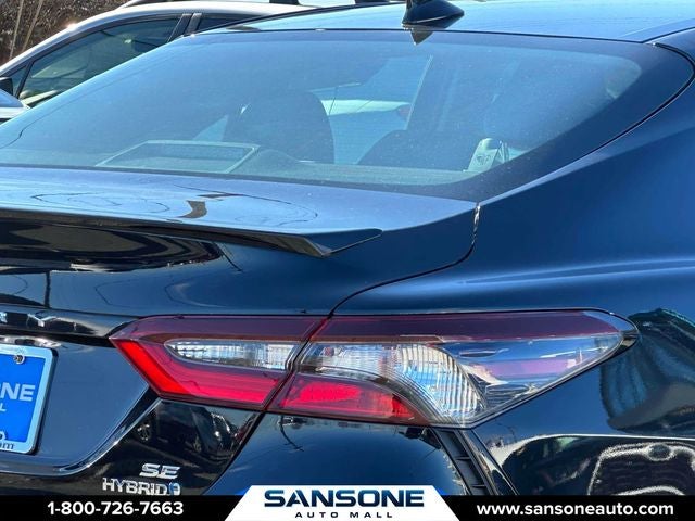 2022 Toyota Camry Hybrid SE