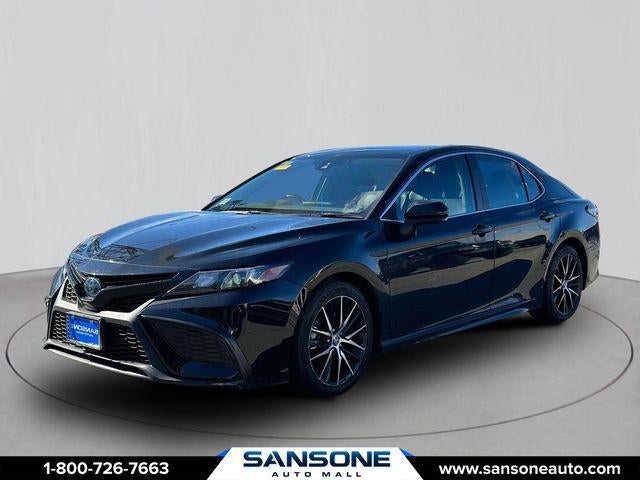 2022 Toyota Camry Hybrid SE