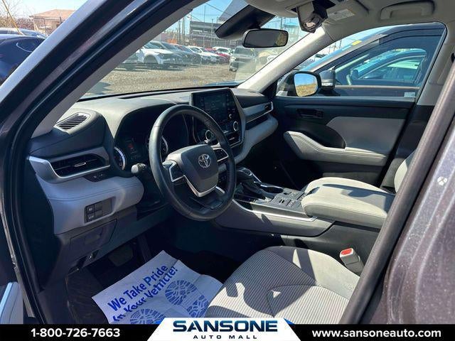 2022 Toyota Highlander LE