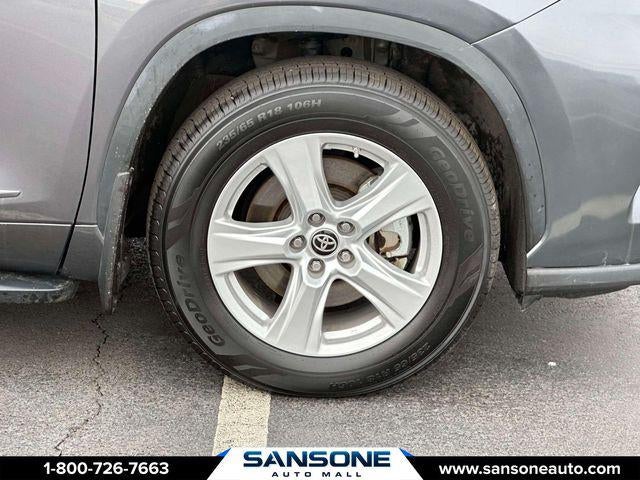 2022 Toyota Highlander LE