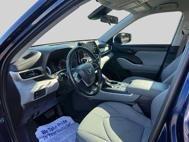 2022 Toyota Highlander LE