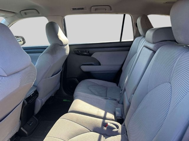 2022 Toyota Highlander LE