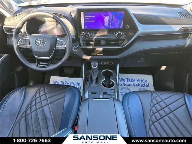 2025 Toyota Highlander Hybrid Platinum