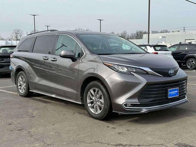 2024 Toyota Sienna XLE 8 Passenger