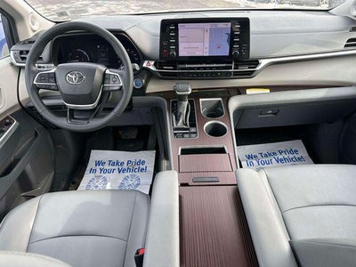 2024 Toyota Sienna XLE 8 Passenger
