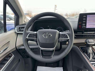 2024 Toyota Sienna XLE 8 Passenger