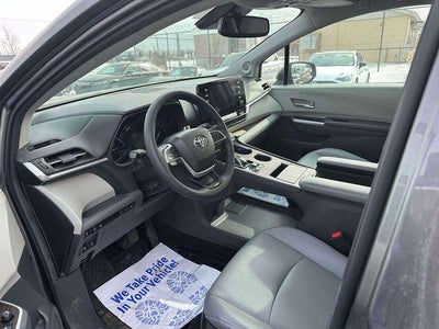 2024 Toyota Sienna XLE 8 Passenger