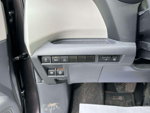 2024 Toyota Sienna XLE 8 Passenger