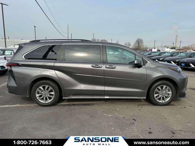 2024 Toyota Sienna XLE 8 Passenger