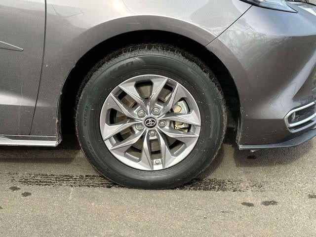 2024 Toyota Sienna XLE 8 Passenger