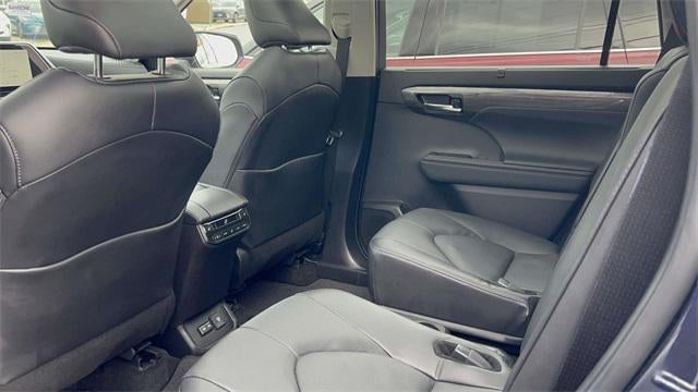 2024 Toyota Highlander Platinum