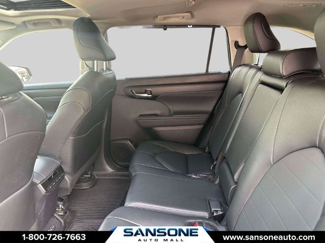 2025 Toyota Highlander XLE