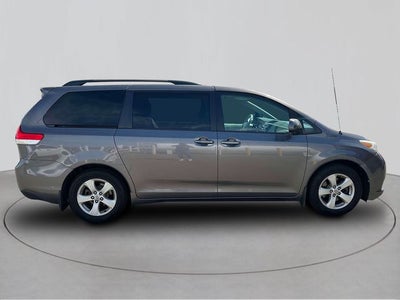 2014 Toyota Sienna LE