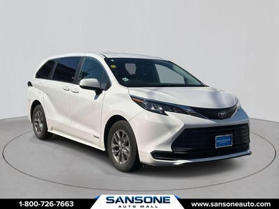 2021 Toyota Sienna LE 8 Passenger