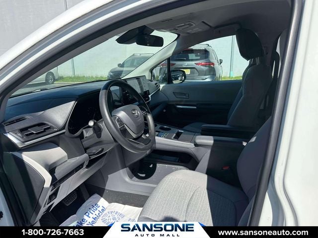 2021 Toyota Sienna LE 8 Passenger