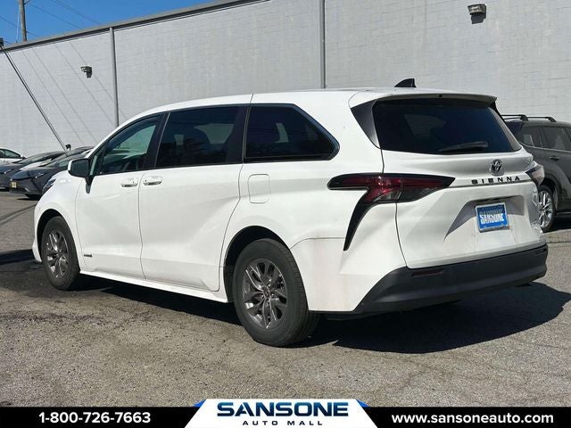2021 Toyota Sienna LE 8 Passenger