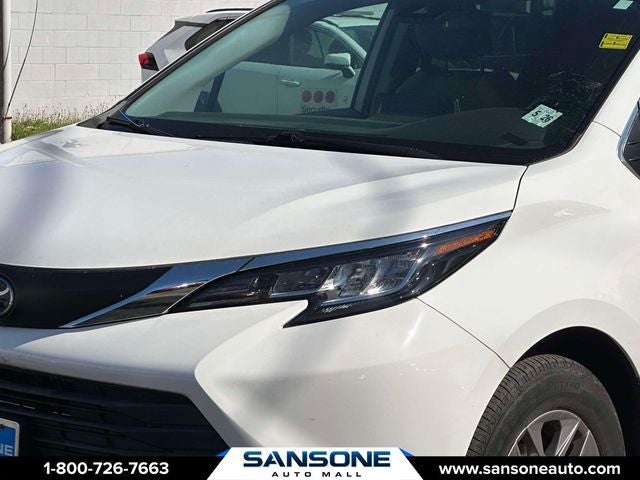 2021 Toyota Sienna LE 8 Passenger