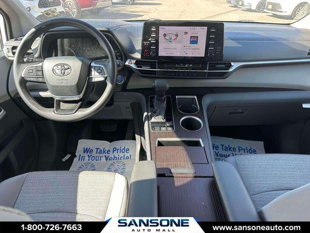 2021 Toyota Sienna LE 8 Passenger