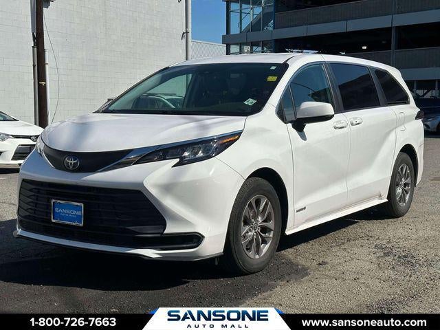 2021 Toyota Sienna LE 8 Passenger