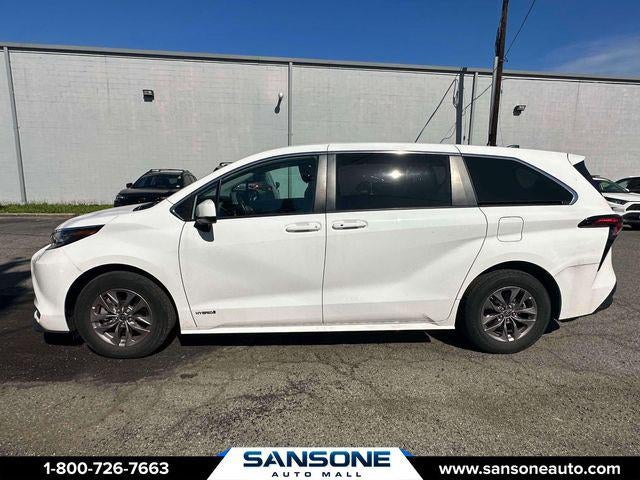2021 Toyota Sienna LE 8 Passenger