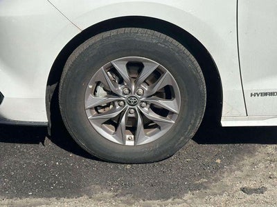 2021 Toyota Sienna LE 8 Passenger