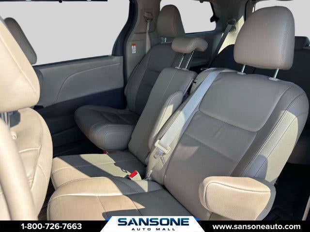 2015 Toyota Sienna XLE 8 Passenger