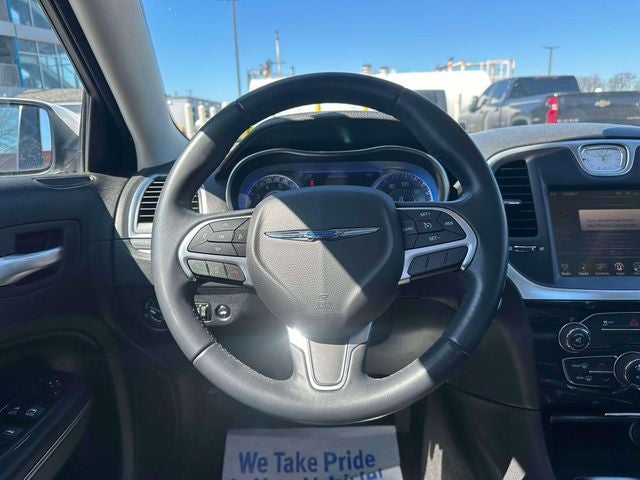 2016 Chrysler 300 Limited