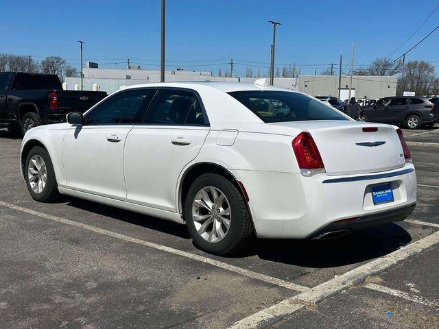 2016 Chrysler 300 Limited
