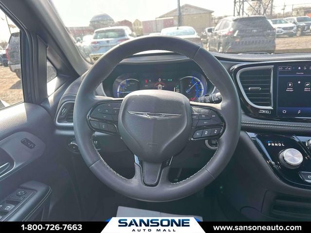 2023 Chrysler Pacifica Hybrid Touring L