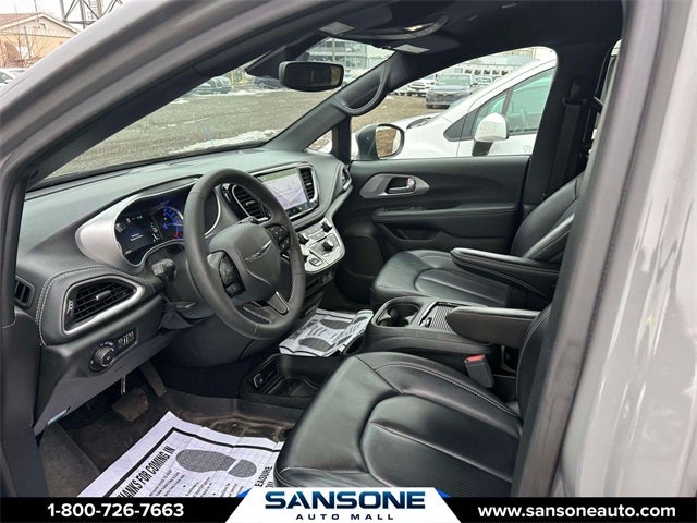 2023 Chrysler Pacifica Hybrid Touring L