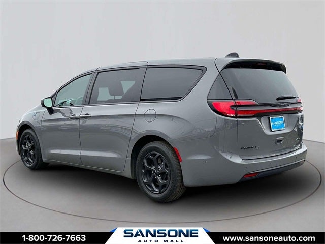 2023 Chrysler Pacifica Hybrid Touring L