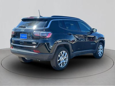 2022 Jeep Compass Latitude Lux