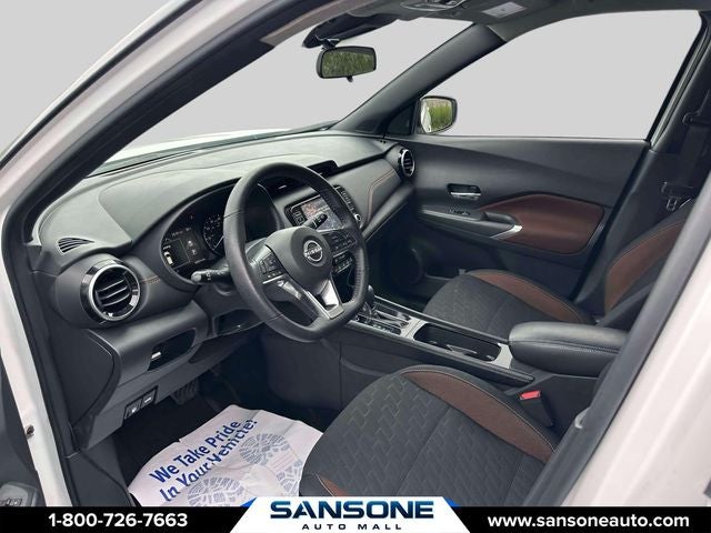 2024 Nissan Kicks SR