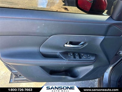 2025 Nissan Kicks SR