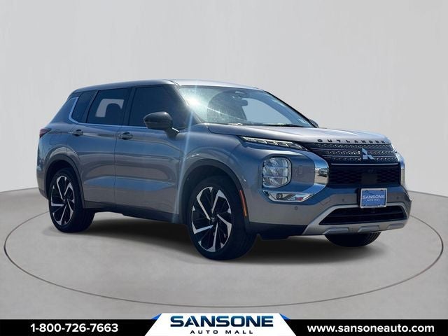 2022 Mitsubishi Outlander Base