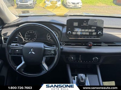 2022 Mitsubishi Outlander Base