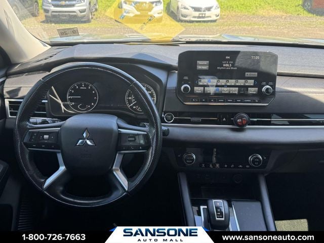 2022 Mitsubishi Outlander Base