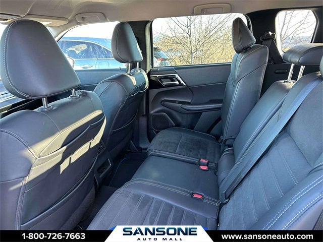 2023 Mitsubishi Outlander PHEV SE