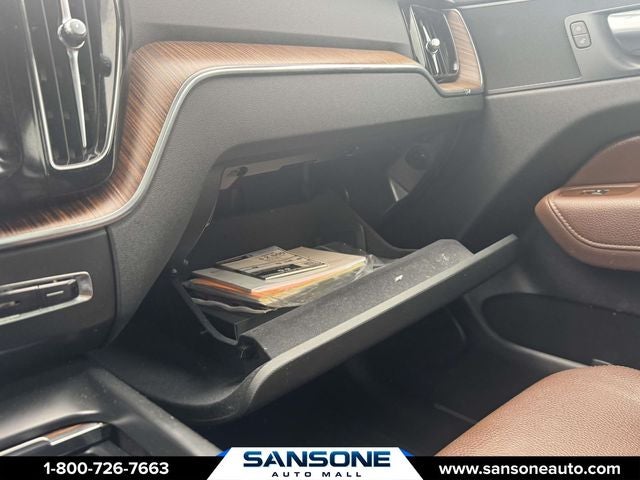 2021 Volvo XC60 T5 Momentum