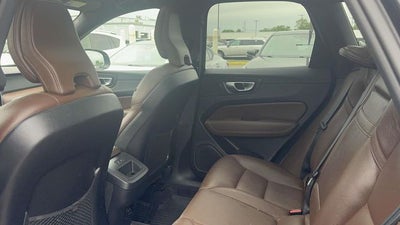 2021 Volvo XC60 T5 Momentum