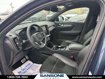 2022 Volvo XC40 R-Design