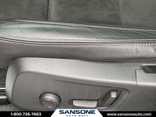 2022 Volvo XC40 R-Design