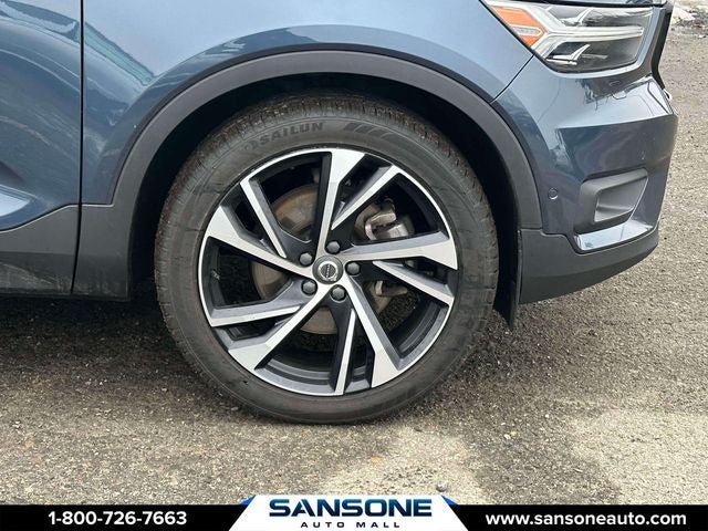 2022 Volvo XC40 R-Design