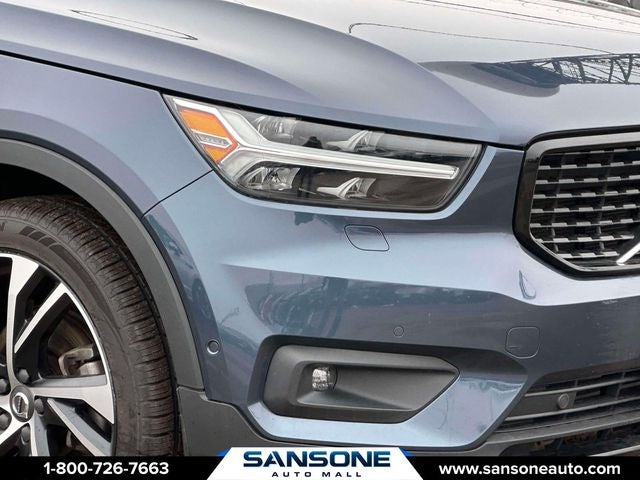 2022 Volvo XC40 R-Design